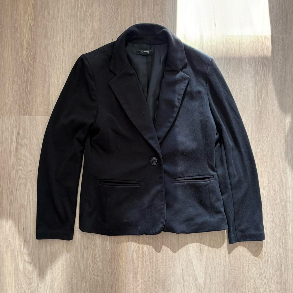 Good condition elementz machine washable Black blazer size medium petite